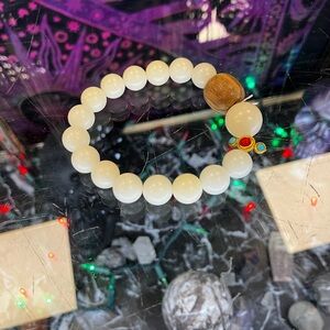 Elegant Cream Beaded Bracelet